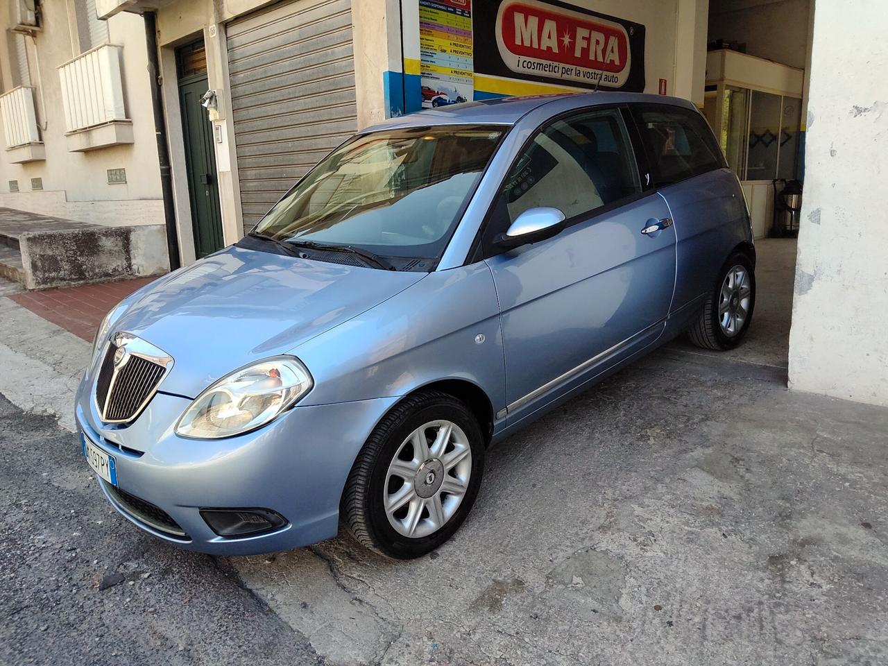 Lancia Ypsilon 1.3 MJT 75 CV Argento
