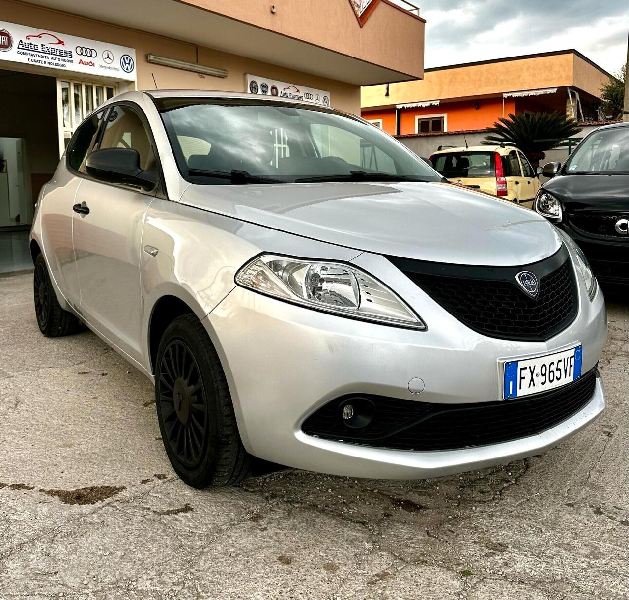 Lancia Ypsilon 1.2 69 CV 5 porte GPL Ecochic Gold