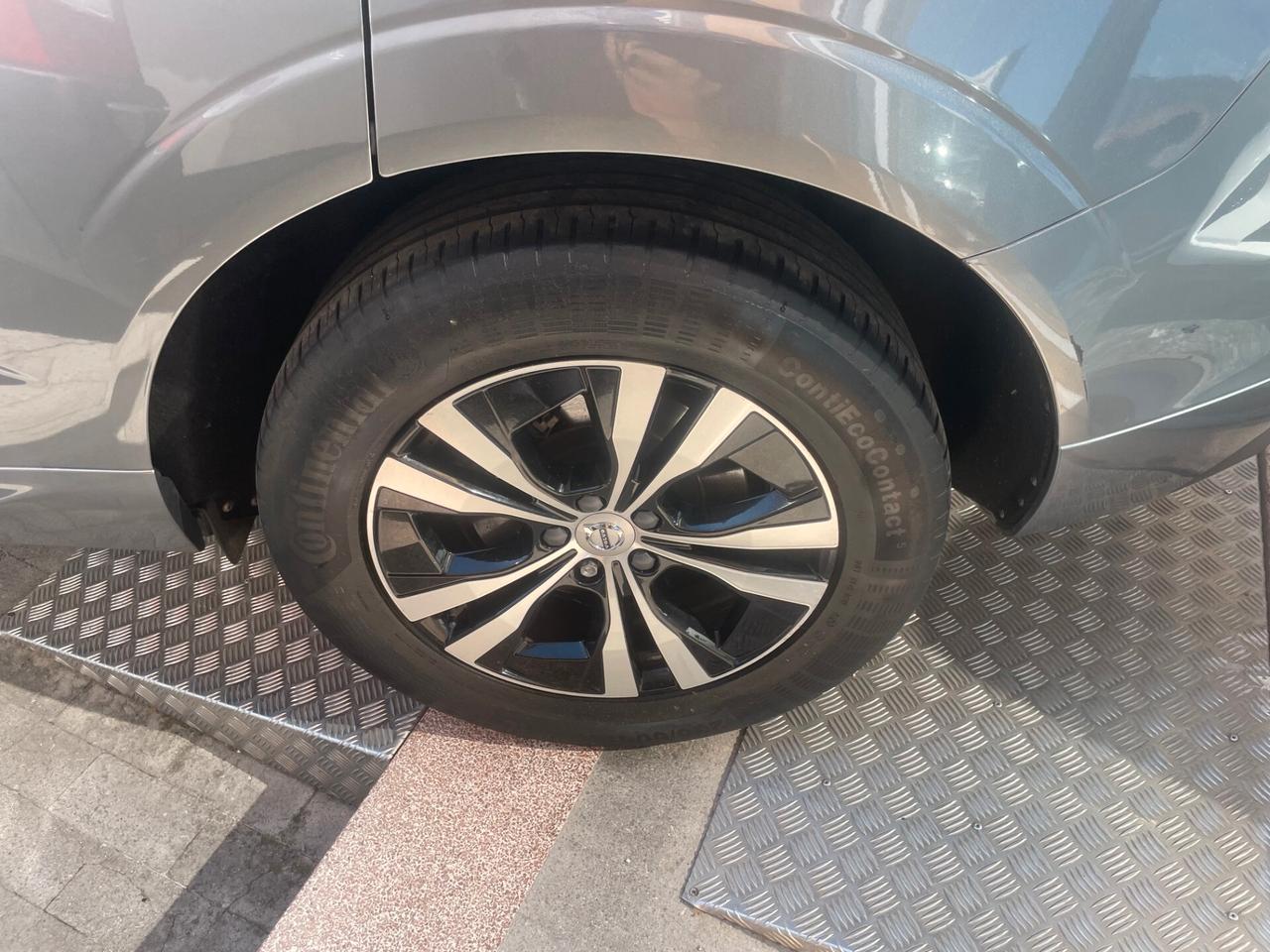 Volvo XC 60 XC60 B4 (d) AWD Geartronic Business Plus