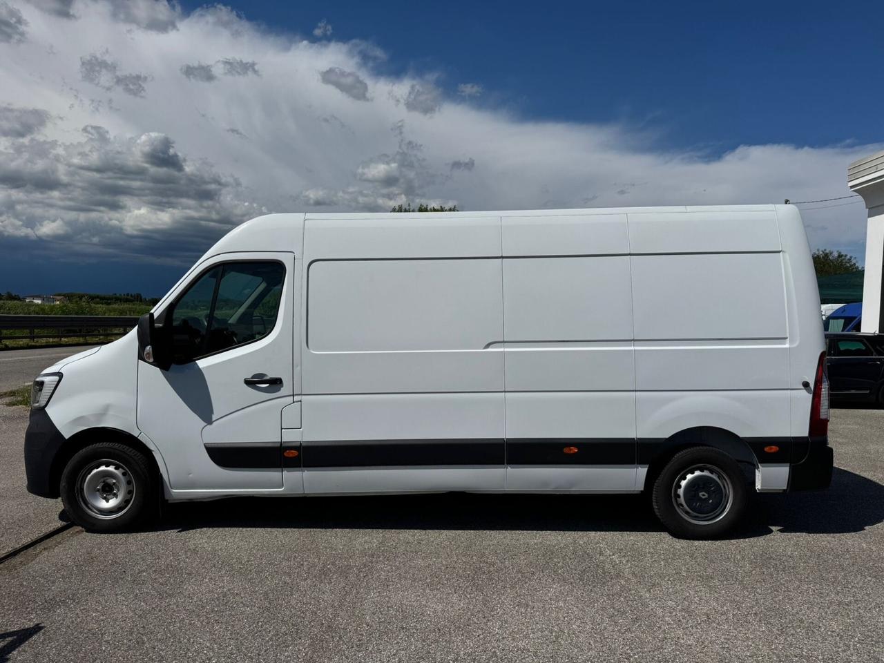 Renault Master T35 2.3 dCi 135 PASSO LUNGO