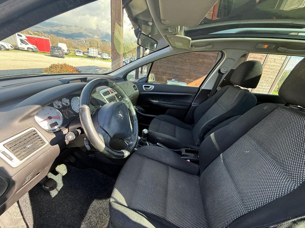 PEUGEOT 307