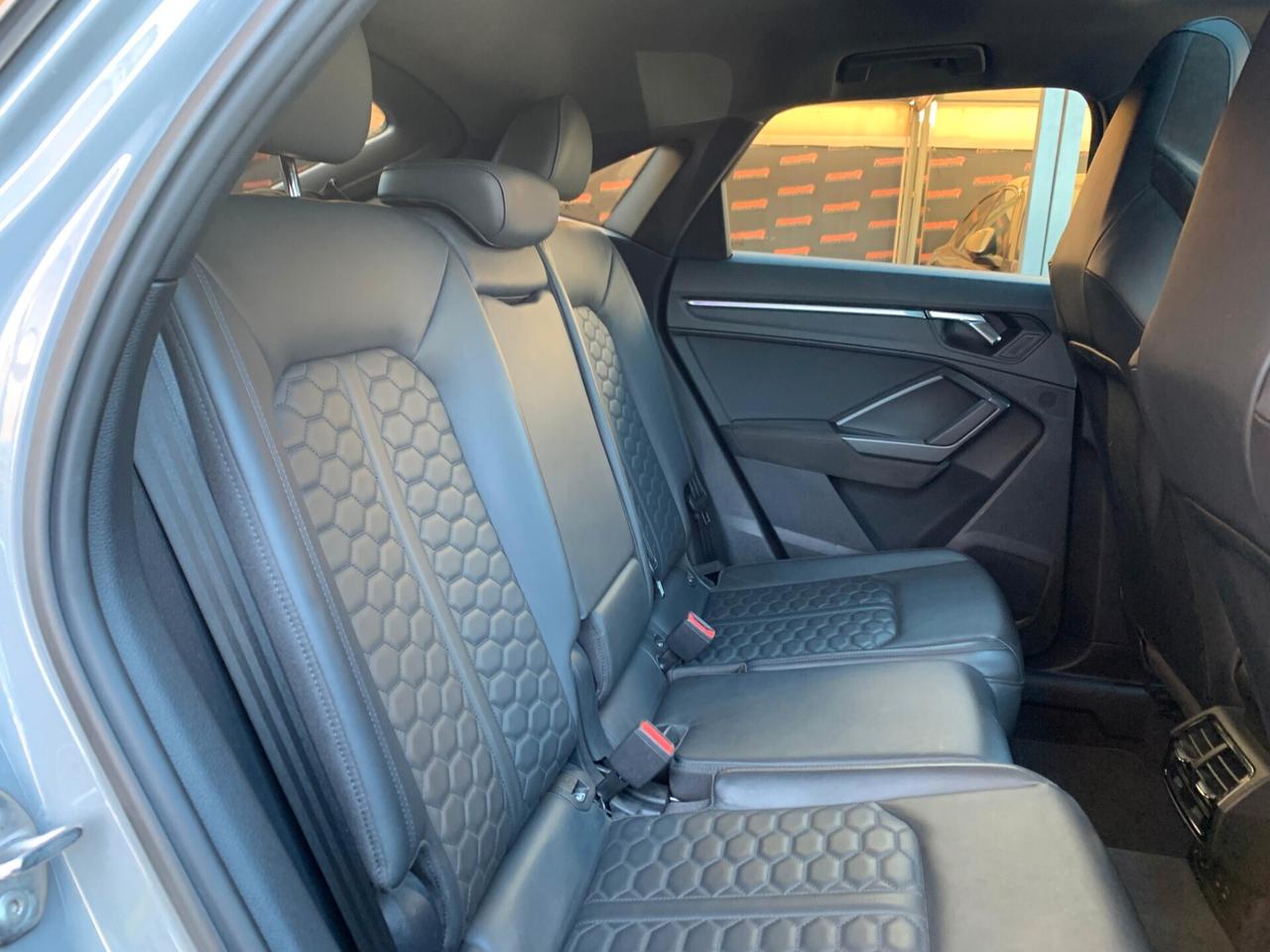 Audi RSQ3 quattro S tronic