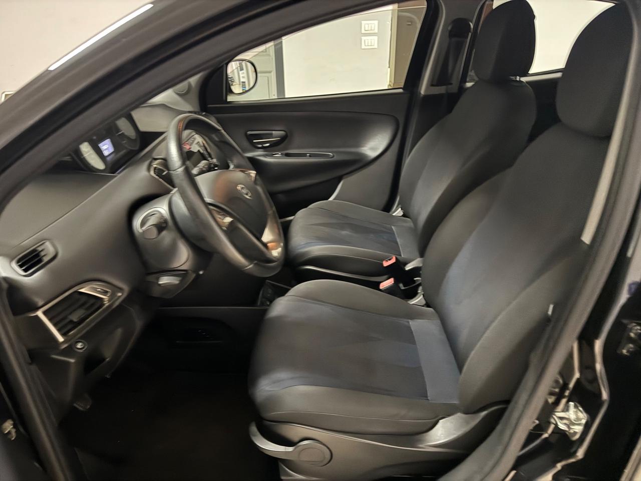 Lancia Ypsilon 1.2 69 CV 5 porte GPL Ecochic Elefantino Blu