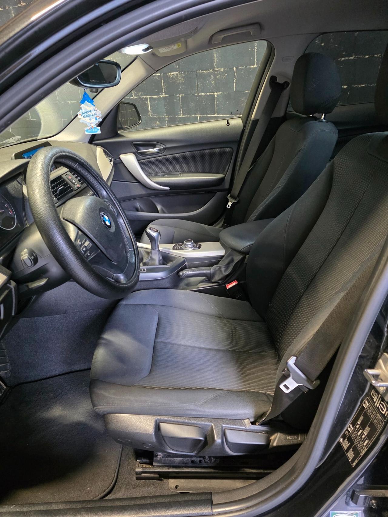 Bmw 118 118d 5p. Urban