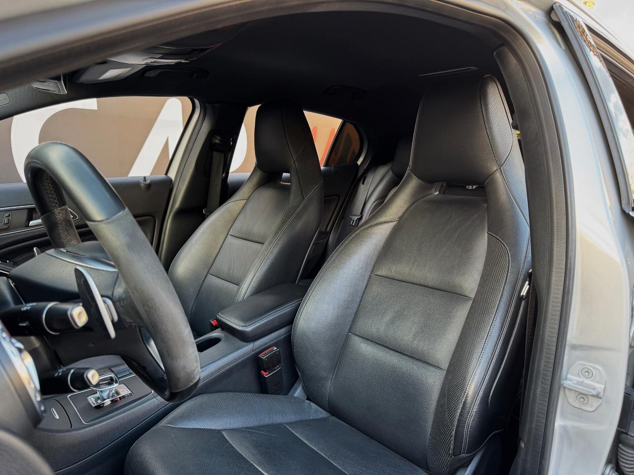 Mercedes-Benz GLA 45 AMG 4 MATIC 360CV CAM