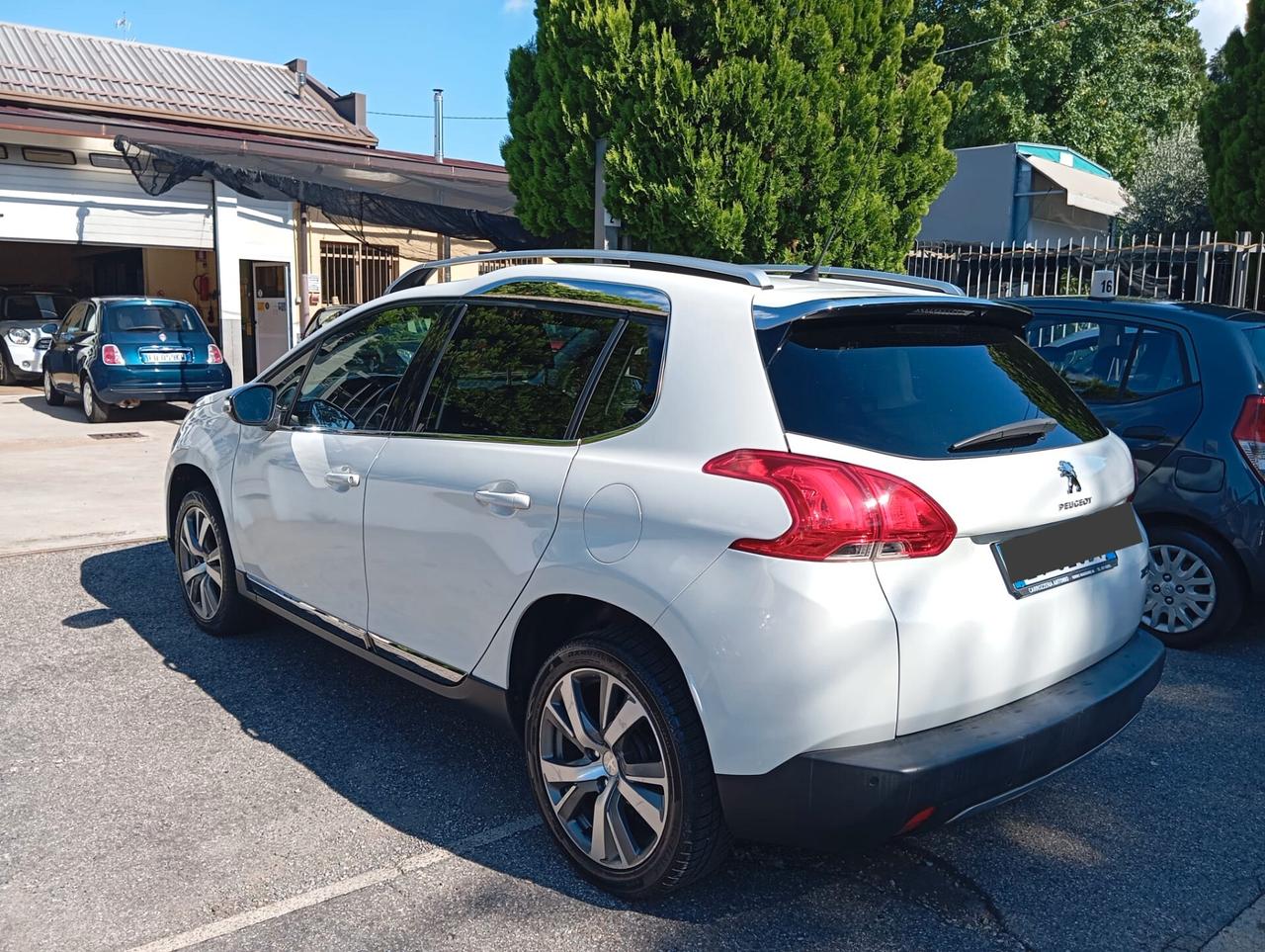 Peugeot 2008 1.6 e-HDi 115 CV Stop&Start Allure