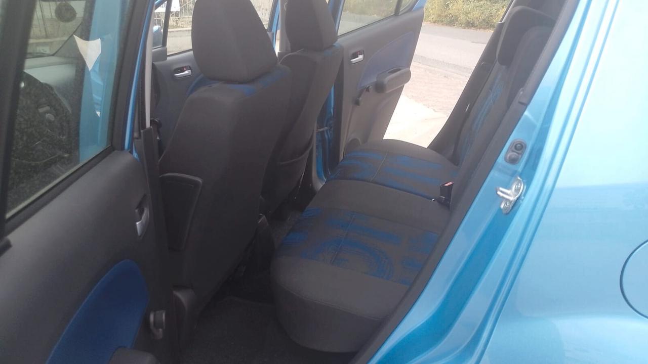 Opel Agila 1.2 16v - 2013