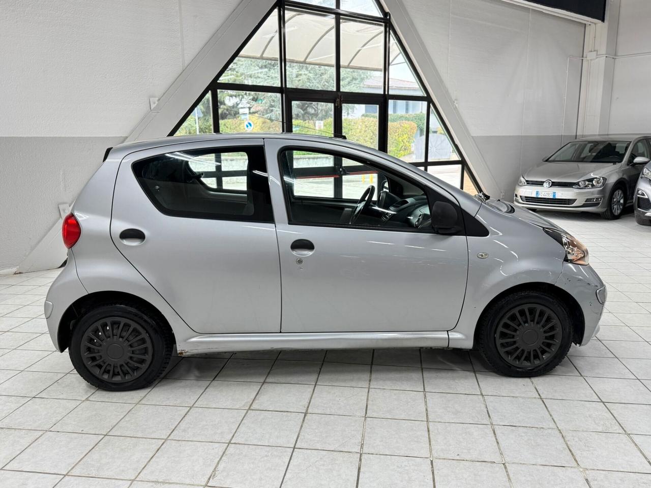 Toyota Aygo 1.0 12V VVT-i 5 porte Sol