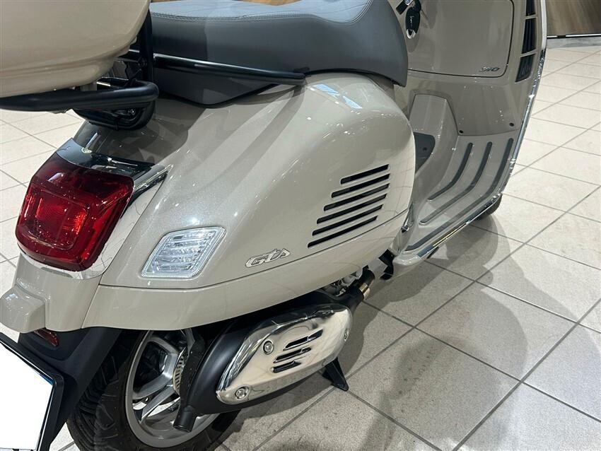 Vespa GTS 300 hpe 310