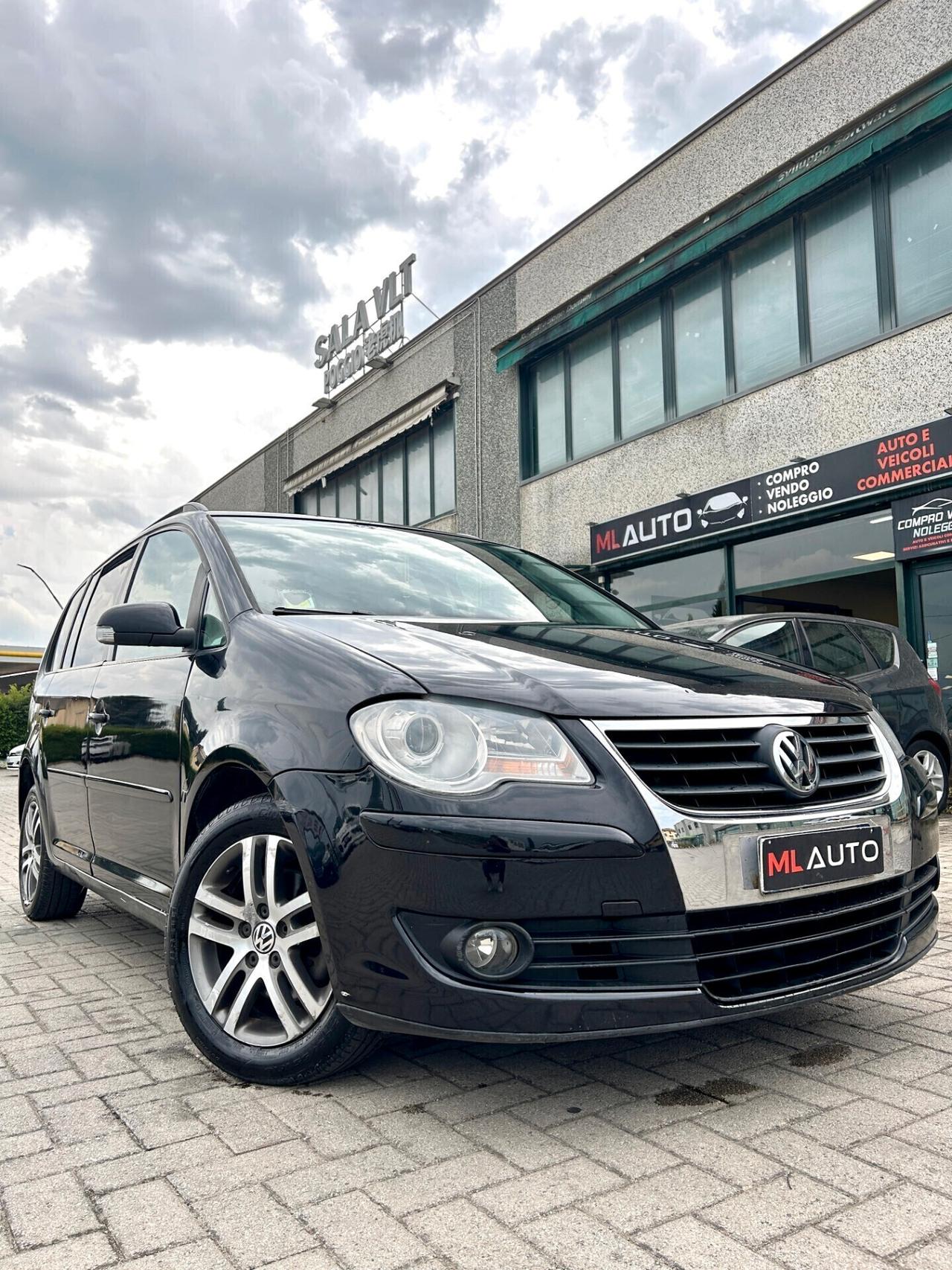 Volkswagen Touran 2.0 TDI DPF Highline 7 POSTI