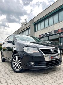 Volkswagen Touran 2.0 TDI DPF Highline 7 POSTI