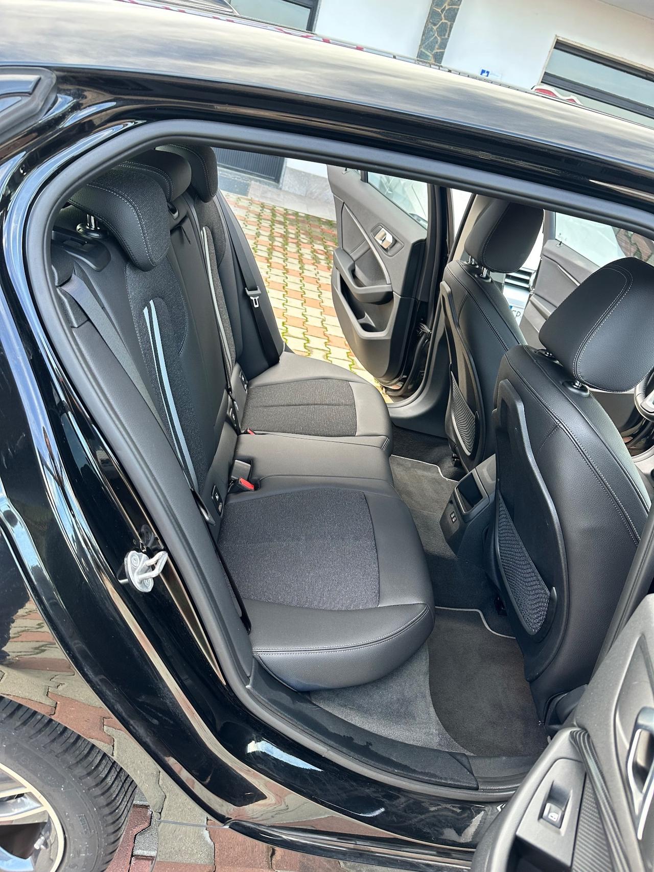 Bmw 116 116d 5p. Advantage