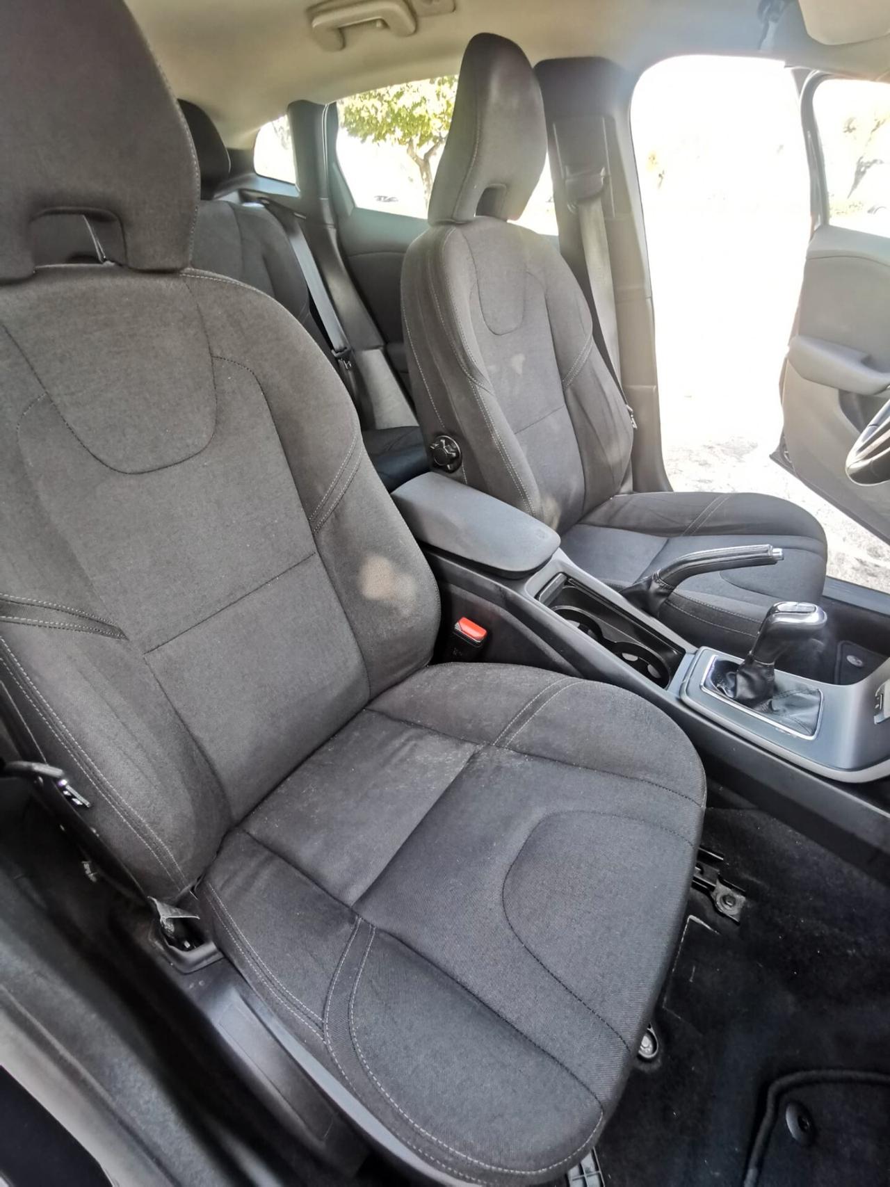 Volvo V40 Cross Country D2 Summum - 2016