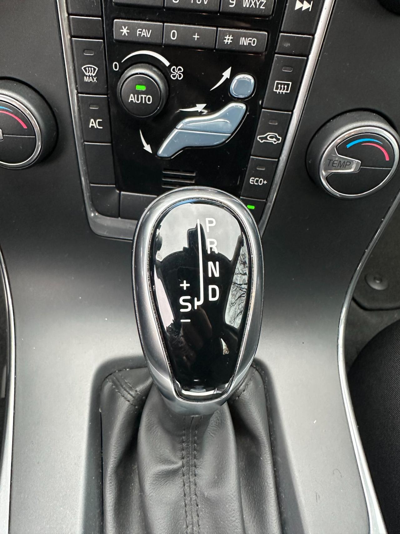 Volvo V60 Cross Country D3 Geartronic Business