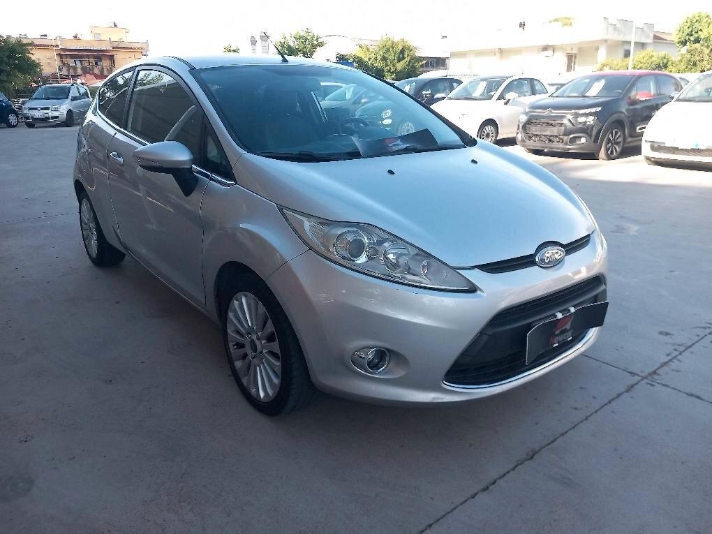 Ford Fiesta 1.6 TDCi 3p. Ghia x neo patentati km 208000 ottime condizioni