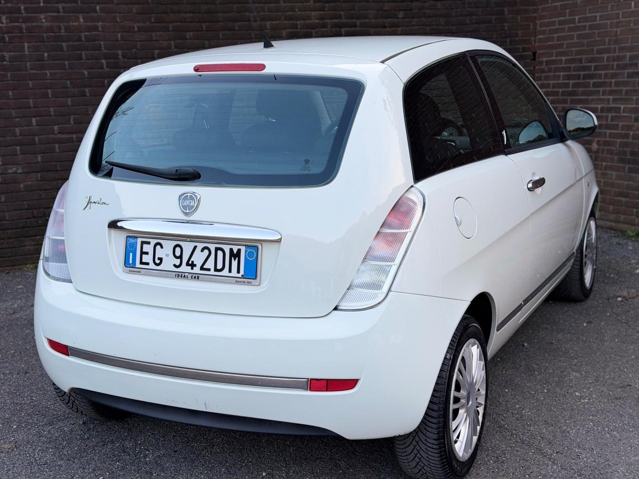 Lancia Ypsilon 1.3 MJT 75 CV Unyca