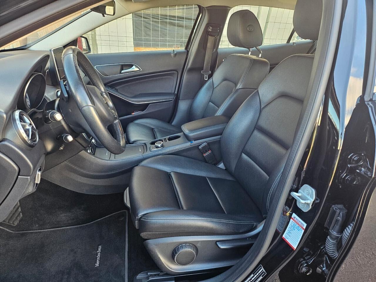 Mercedes-benz GLA 180 Executive 1.6 BENZ NAVI XENON SENSORI SEDILI RISCAL