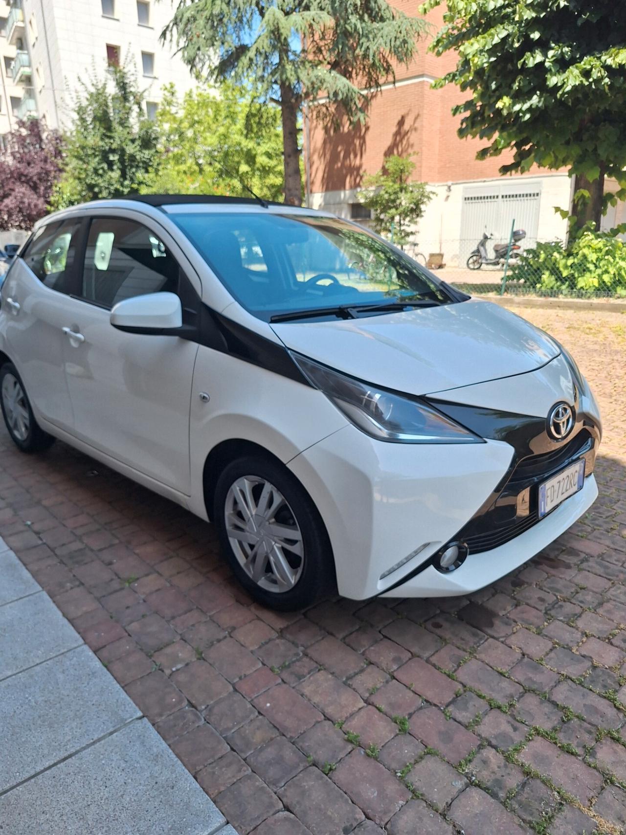 Toyota Aygo X 1.0 VVT-i 72 CV 5 porte . CABRIO