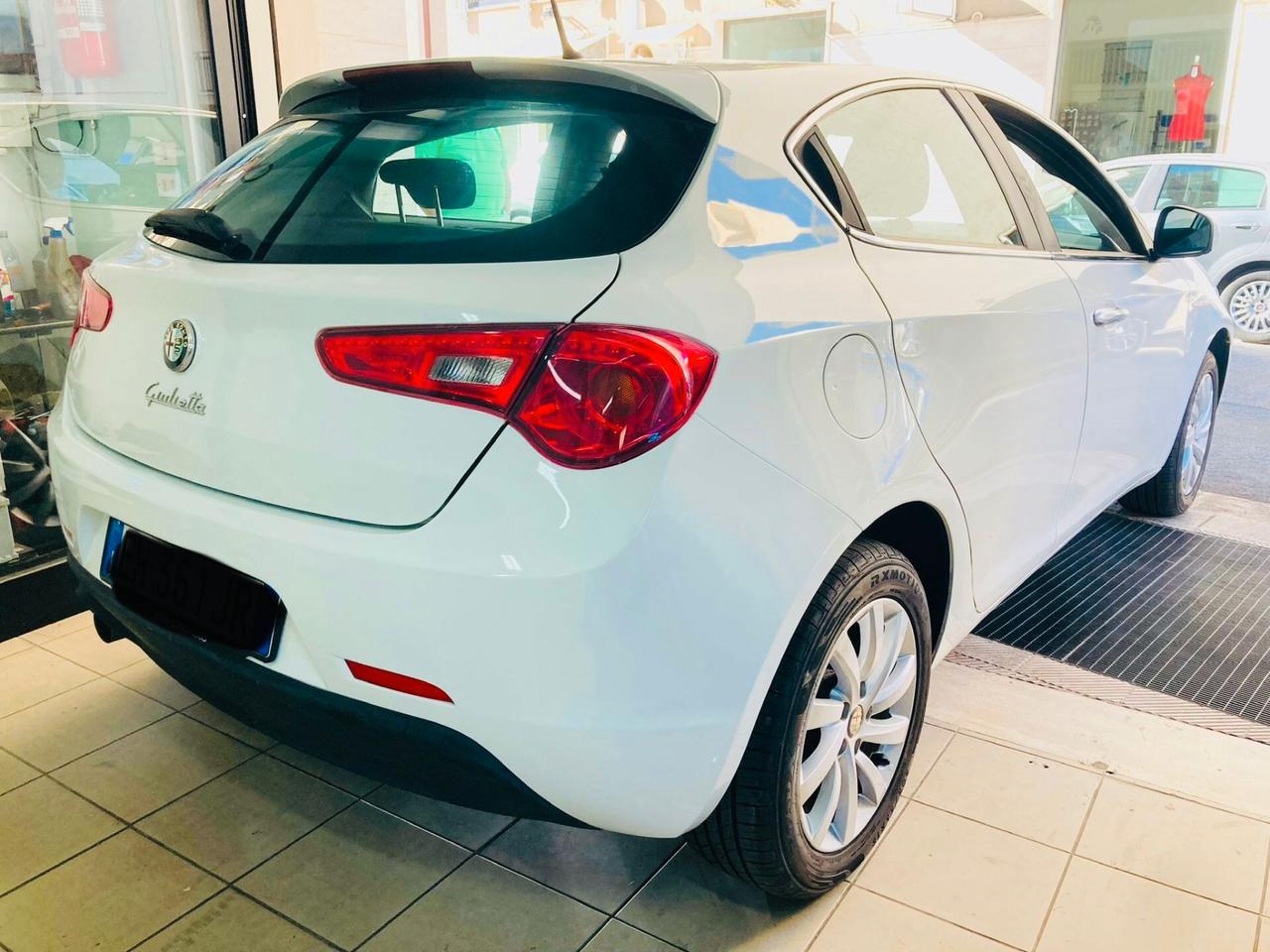 Alfa Romeo Giulietta - IDEALE X NEOPATENTATI - 2011