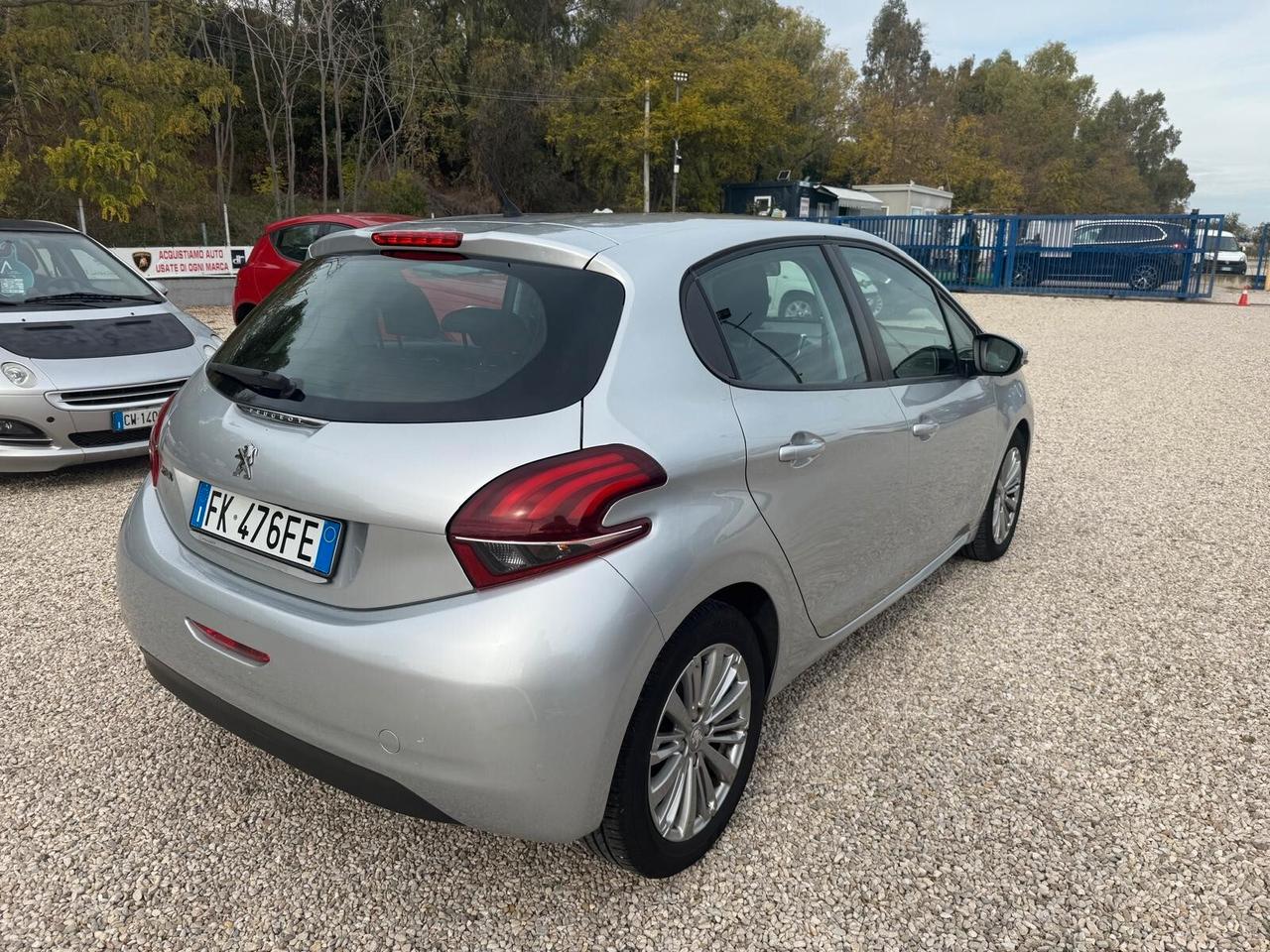 Peugeot 208 BlueHDi 75 5 porte Allure