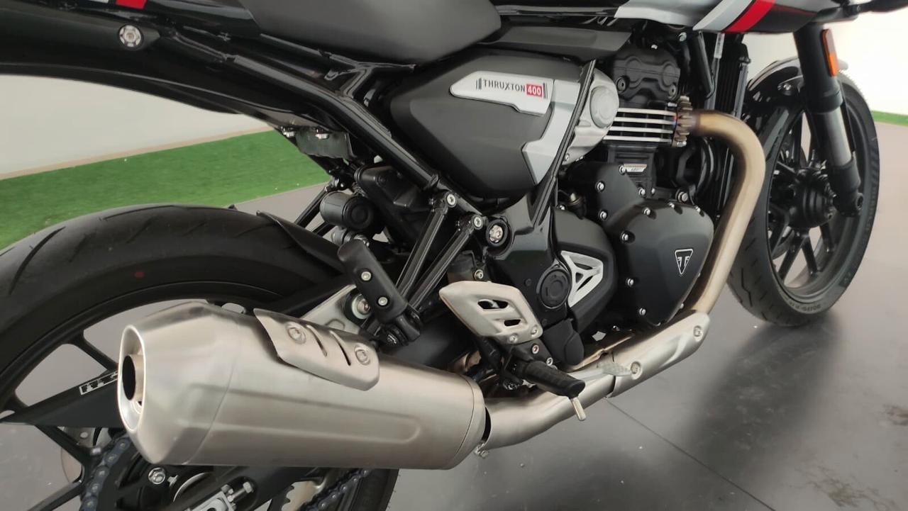 Triumph Thruxton 400