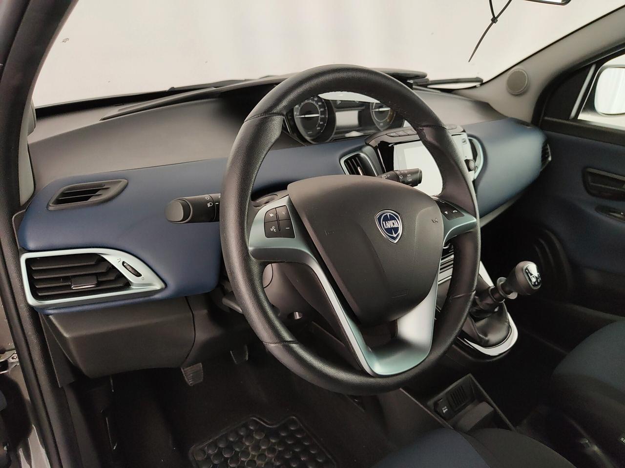 Lancia Ypsilon 1.0 FireFly 5 porte S&S Hybrid Platino