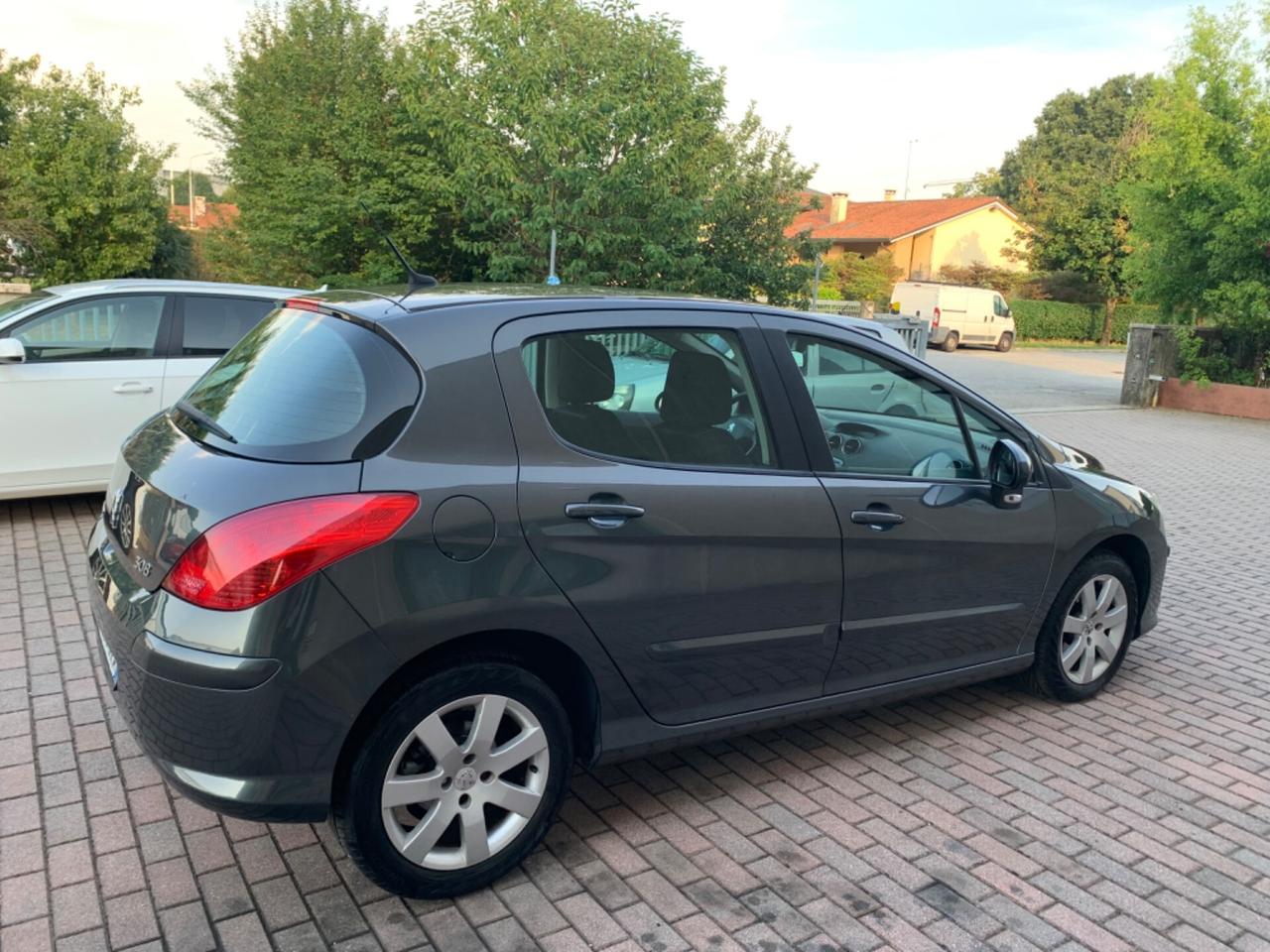 Peugeot 308 1.6 HDi 110CV 5p. Féline (6 Marce)