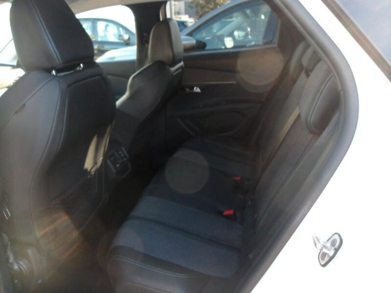 Peugeot 3008 BlueHDi 130 S&S EAT8 Allure