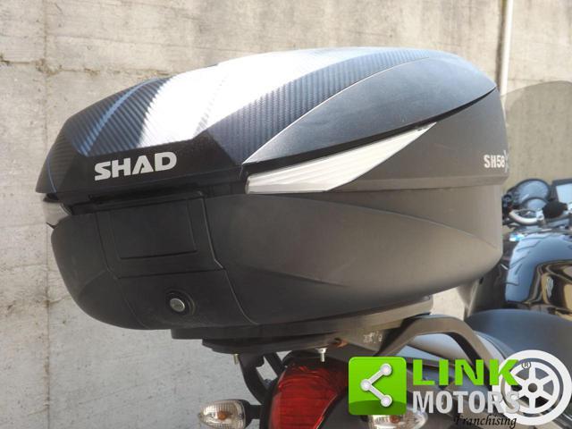 BMW R 1200 R anno 2008 con valigie laterali BMW originali