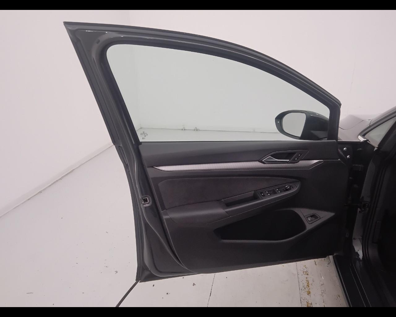 VOLKSWAGEN Golf VIII 2024 - Golf 1.5 tsi ehybrid Style 204cv dsg