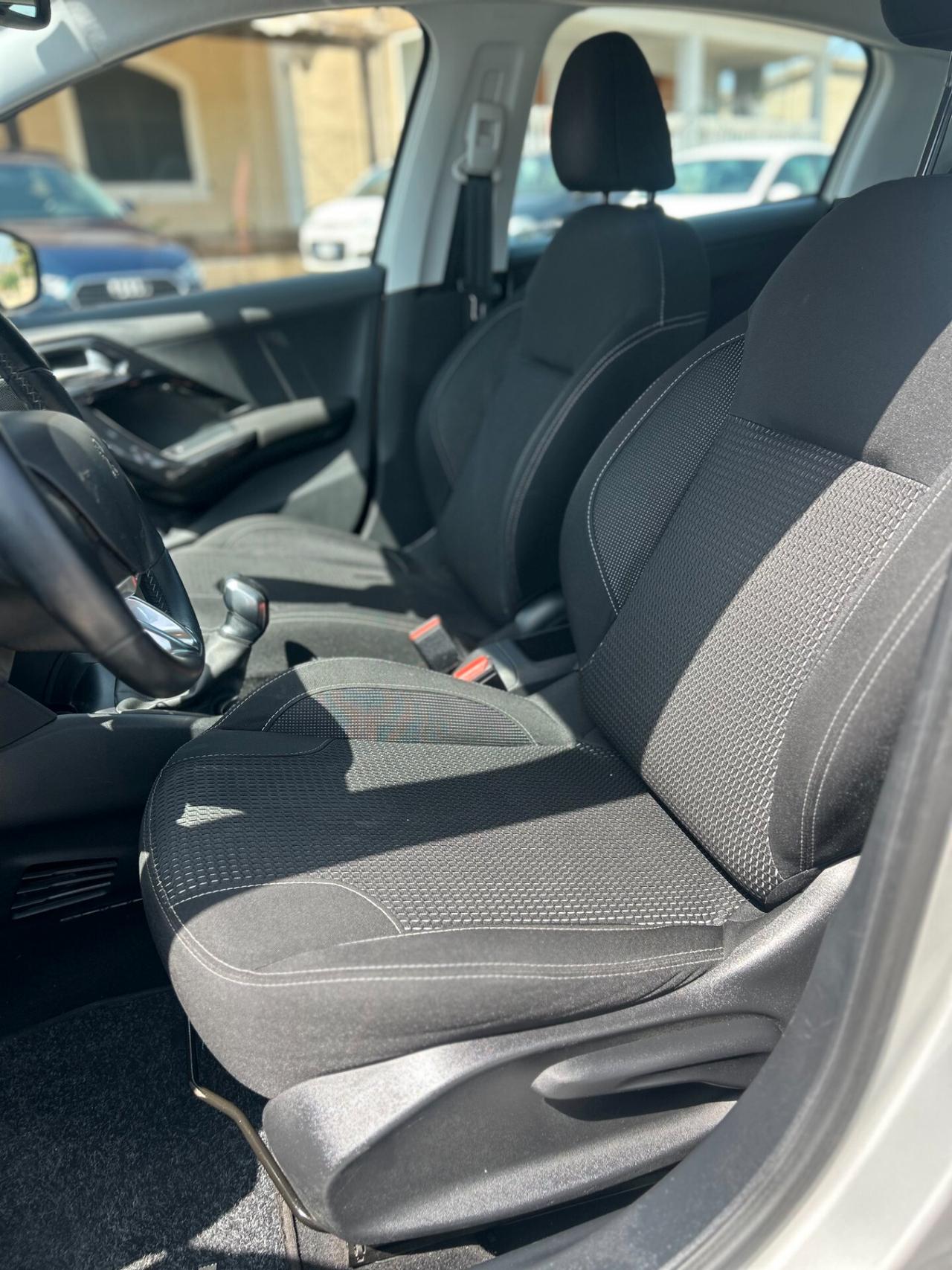 Peugeot 208 BlueHDi 100 5 porte Allure 2016
