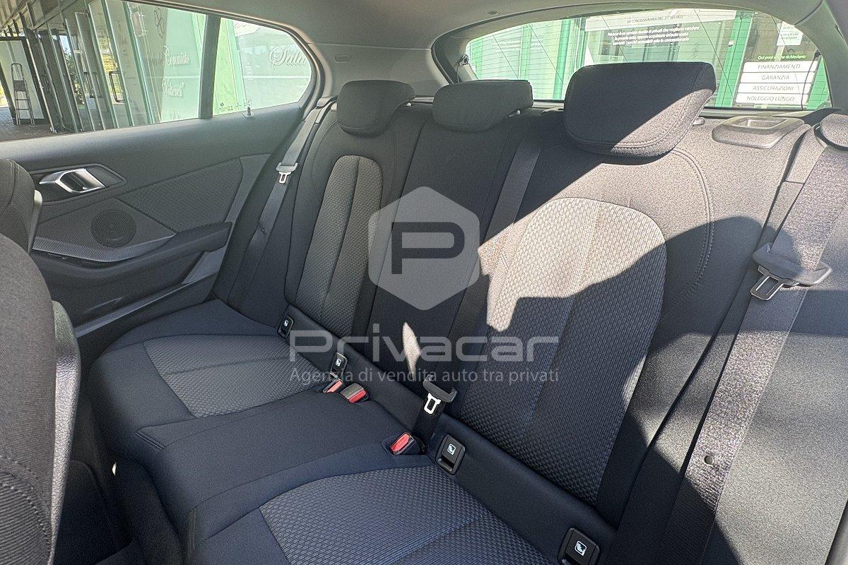 BMW 118i 5p. Advantage