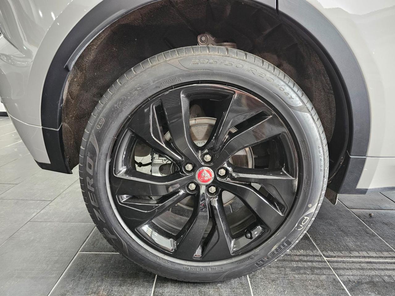 Jaguar E-Pace R-Dynamic SE Navi Camera Tetto C.20" LED BlackPack
