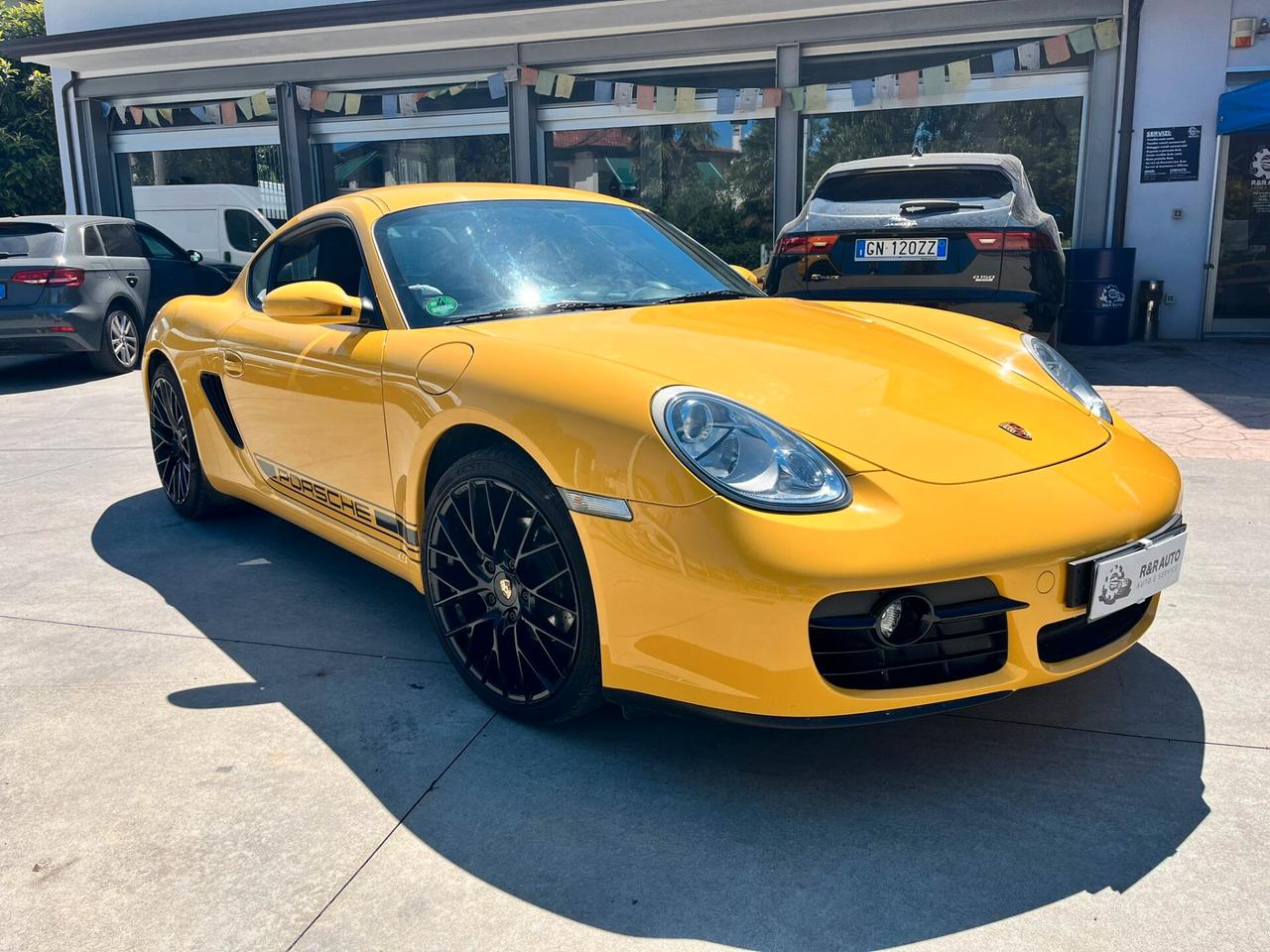 Porsche Cayman 2.7