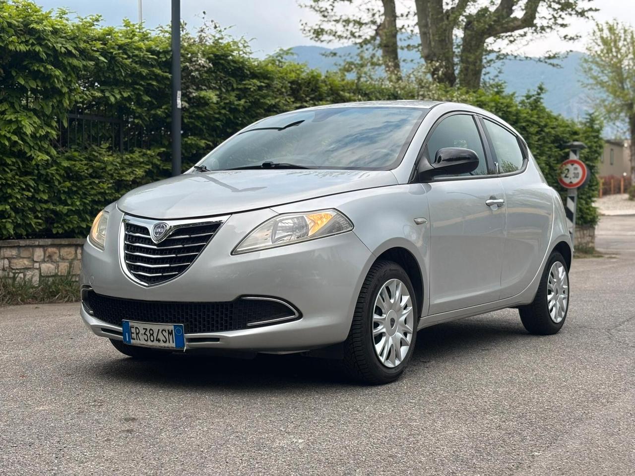 Lancia Ypsilon 1.2 69 CV 5 porte Gold