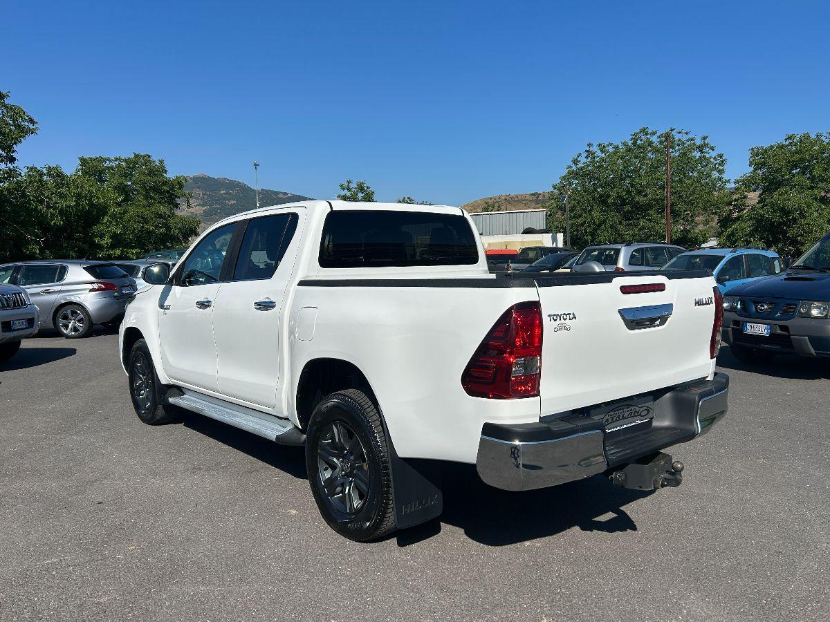 TOYOTA - Hilux 2.4 d-4d 4x4 EXECUTIVE TELECAMERA