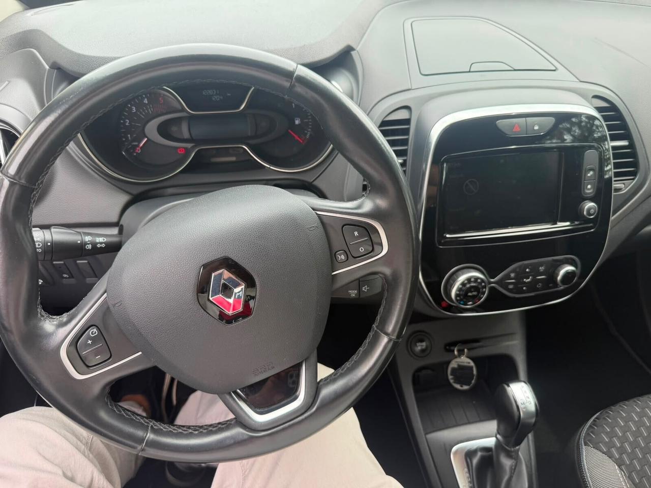 Renault Captur dCi 8V 90 CV EDC Start&Stop Energy Initiale Paris