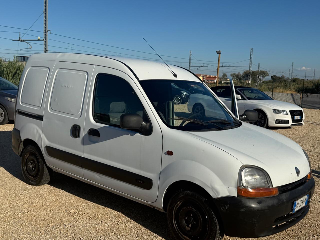Renault Kangoo 1.9 diesel PORTA LATERALE 1.999€