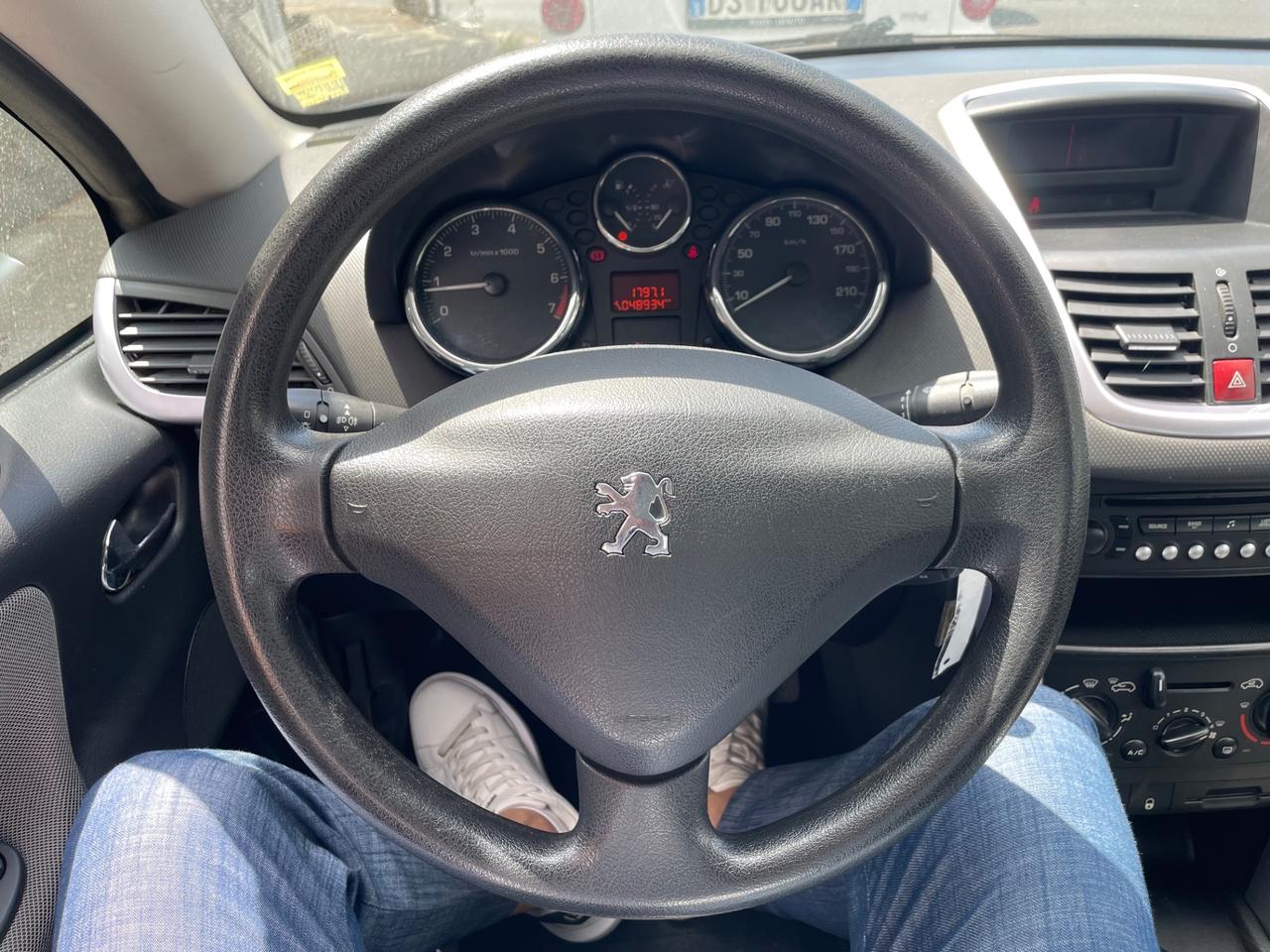 Peugeot 207 1.6 VTi 120CV CC Féline