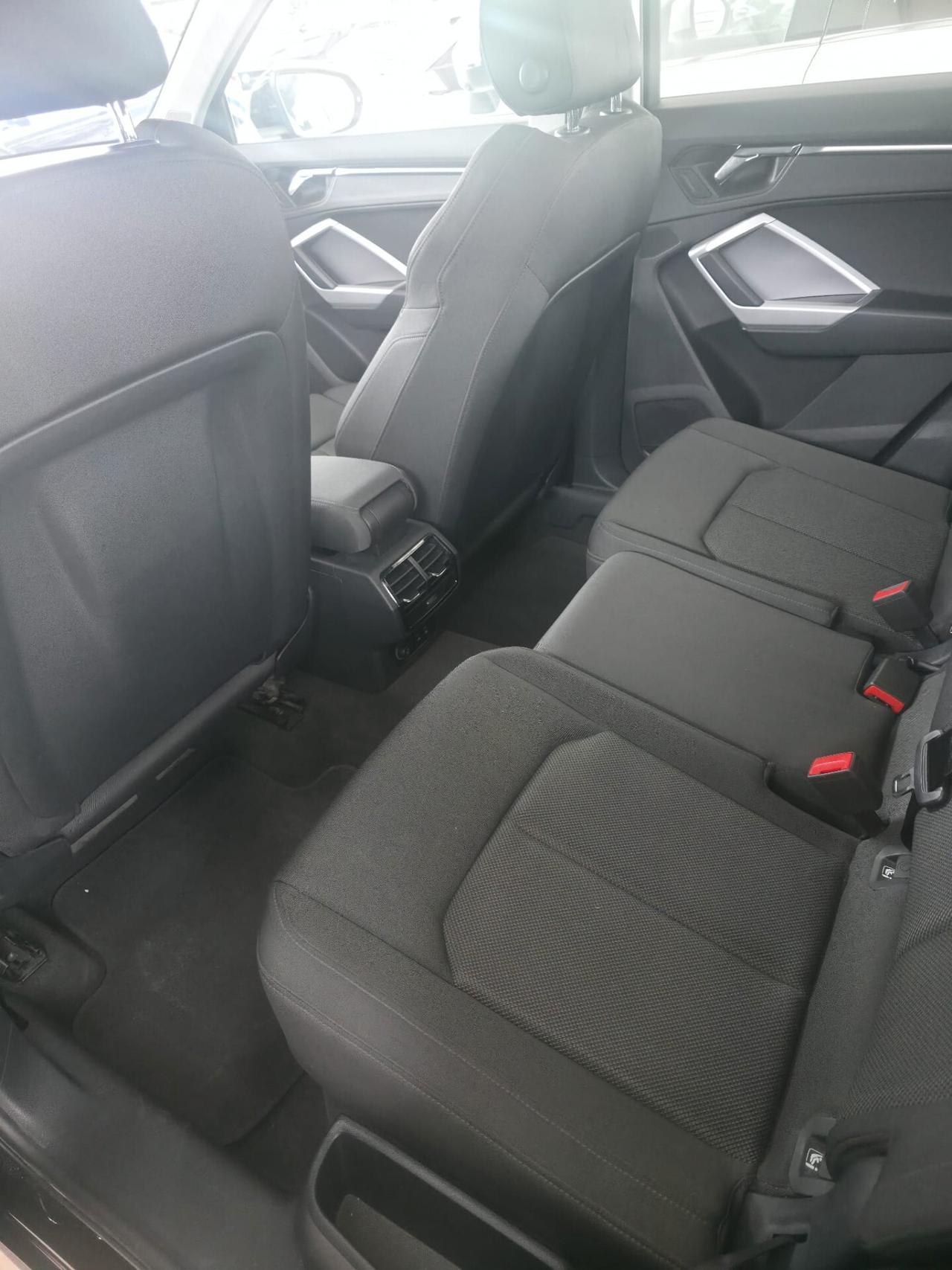 Audi Q3 35 TDI Business Advanced