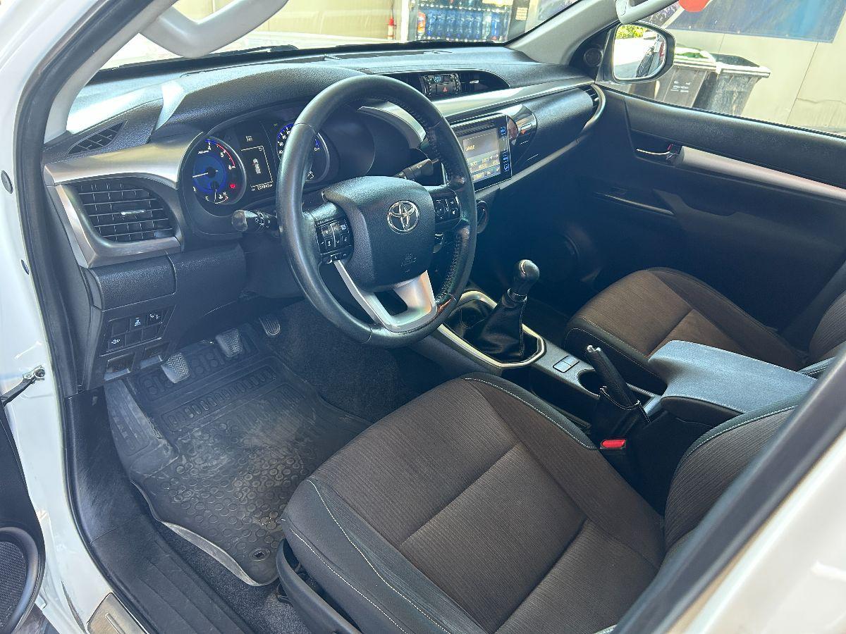 TOYOTA - Hilux 2.4 d-4d 4x4 EXECUTIVE TELECAMERA