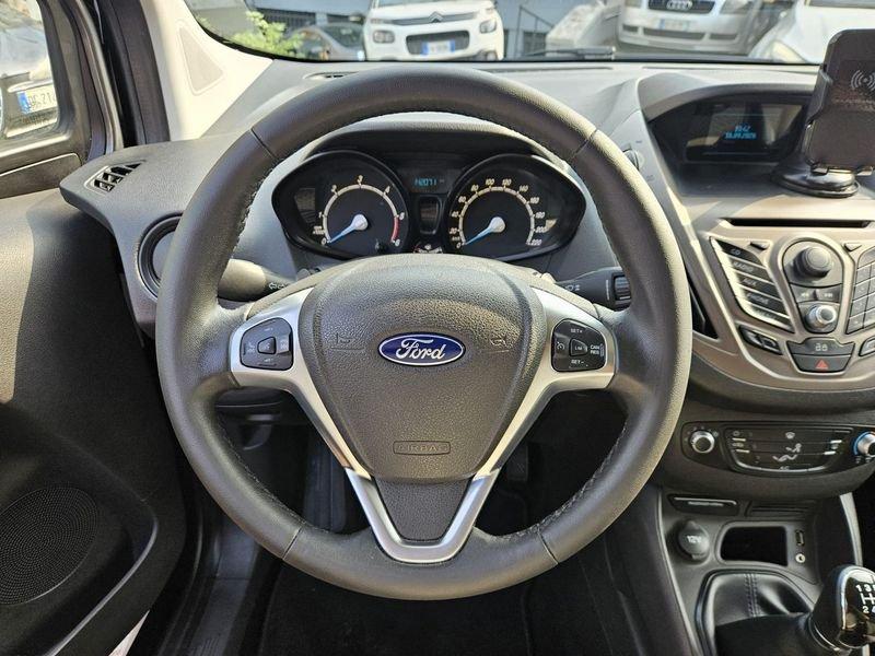 Ford Tourneo Courier 1.5 TDCI 95CV Titanium