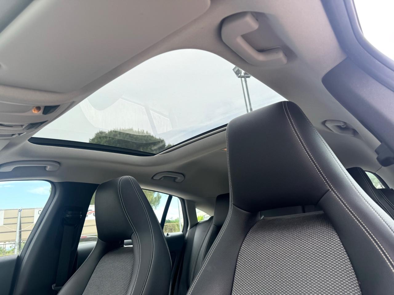 MERCEDES CLA 200d S.B. Sport - Tetto Led Navi