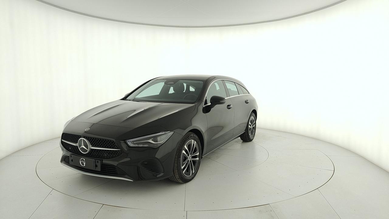 Mercedes-Benz CLA Shooting Brake 180 d Advanced auto