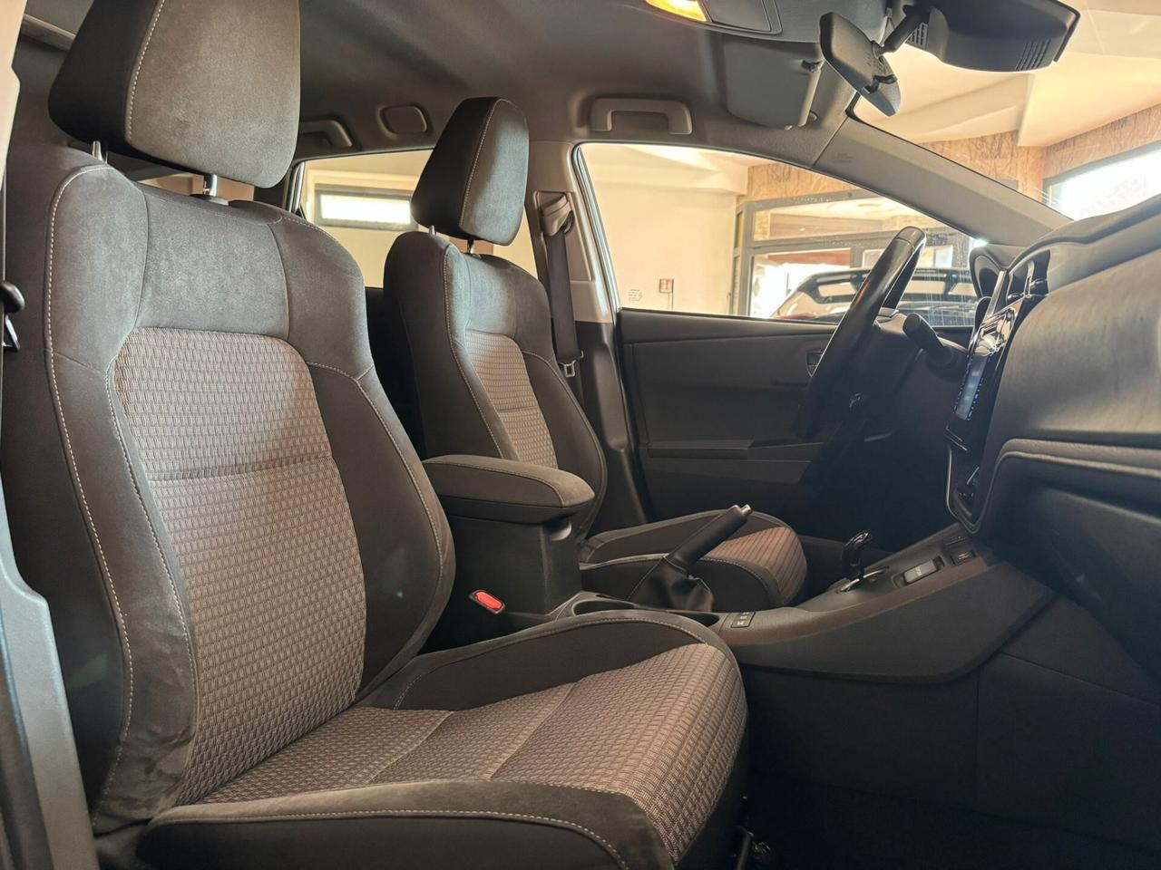 Toyota Auris Touring Sports 1.8 Hybrid Style