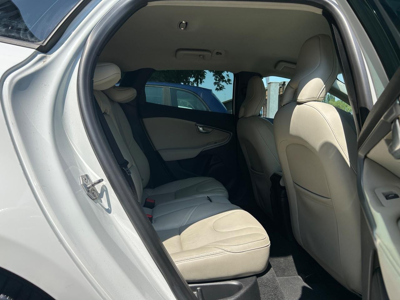 Volvo V40 D2 1.6 Powershift Momentum