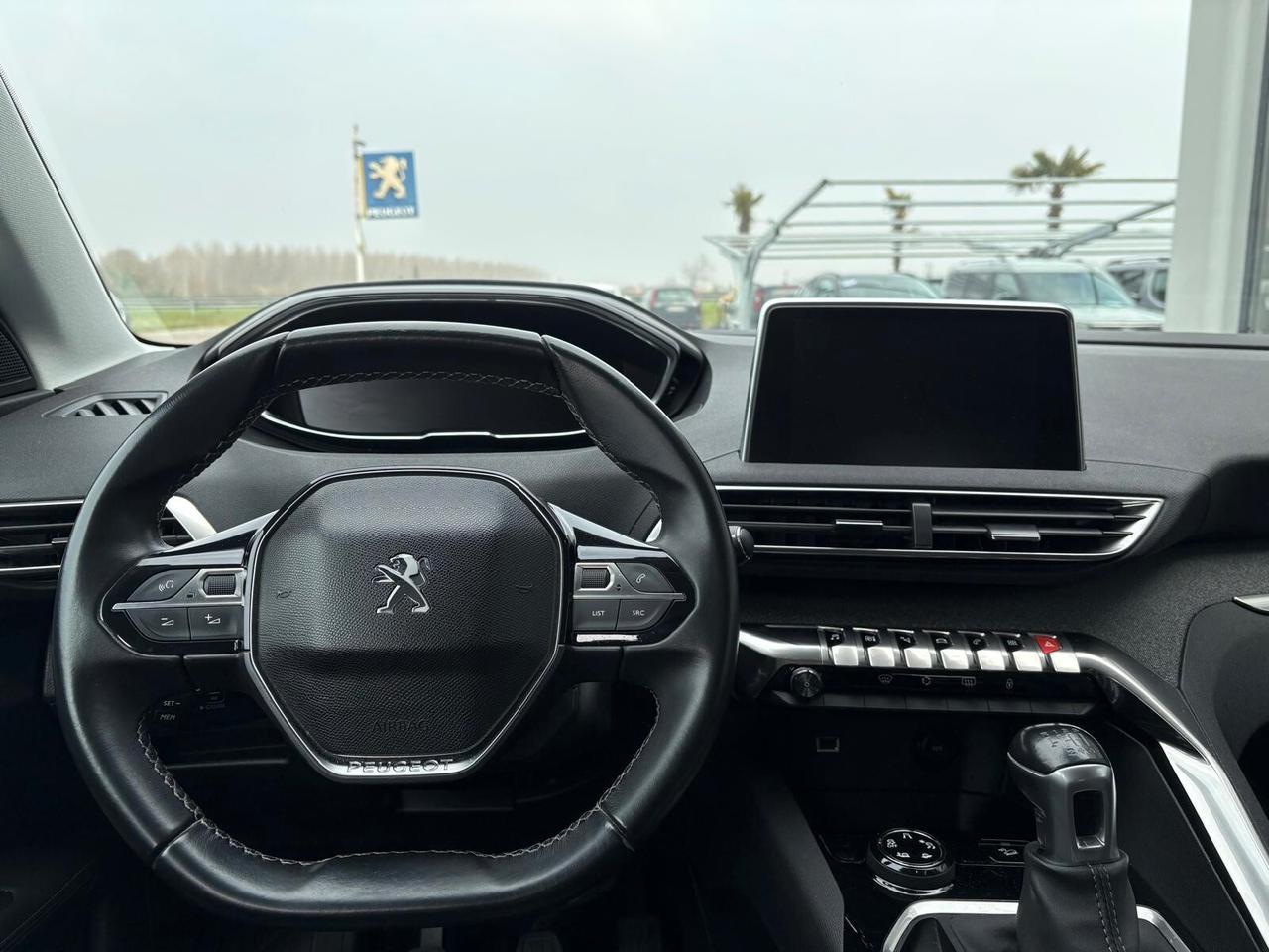 Peugeot 3008 ALLURE PureTech Turbo 130 6mt UNICO PR.