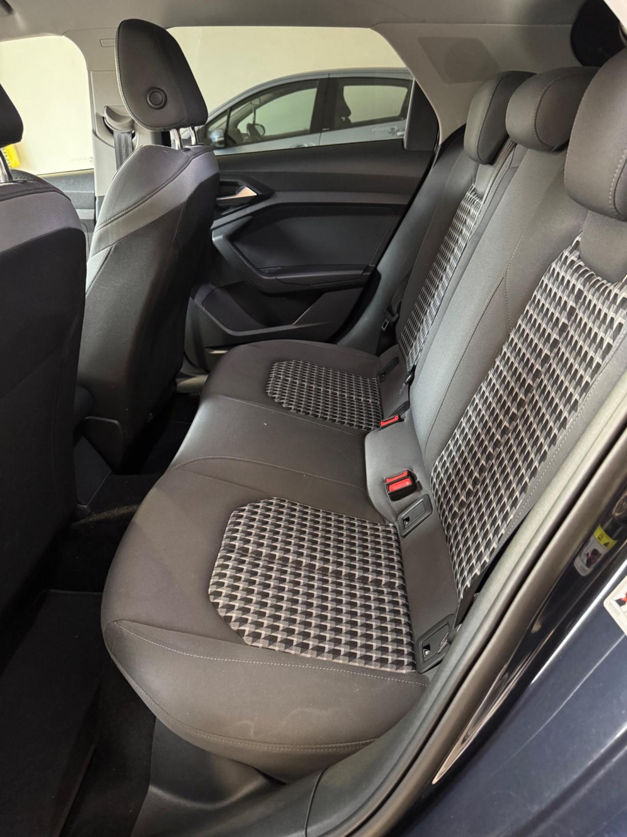 Audi A1 citycarver 30 TFSI S tronic Identity Contrast