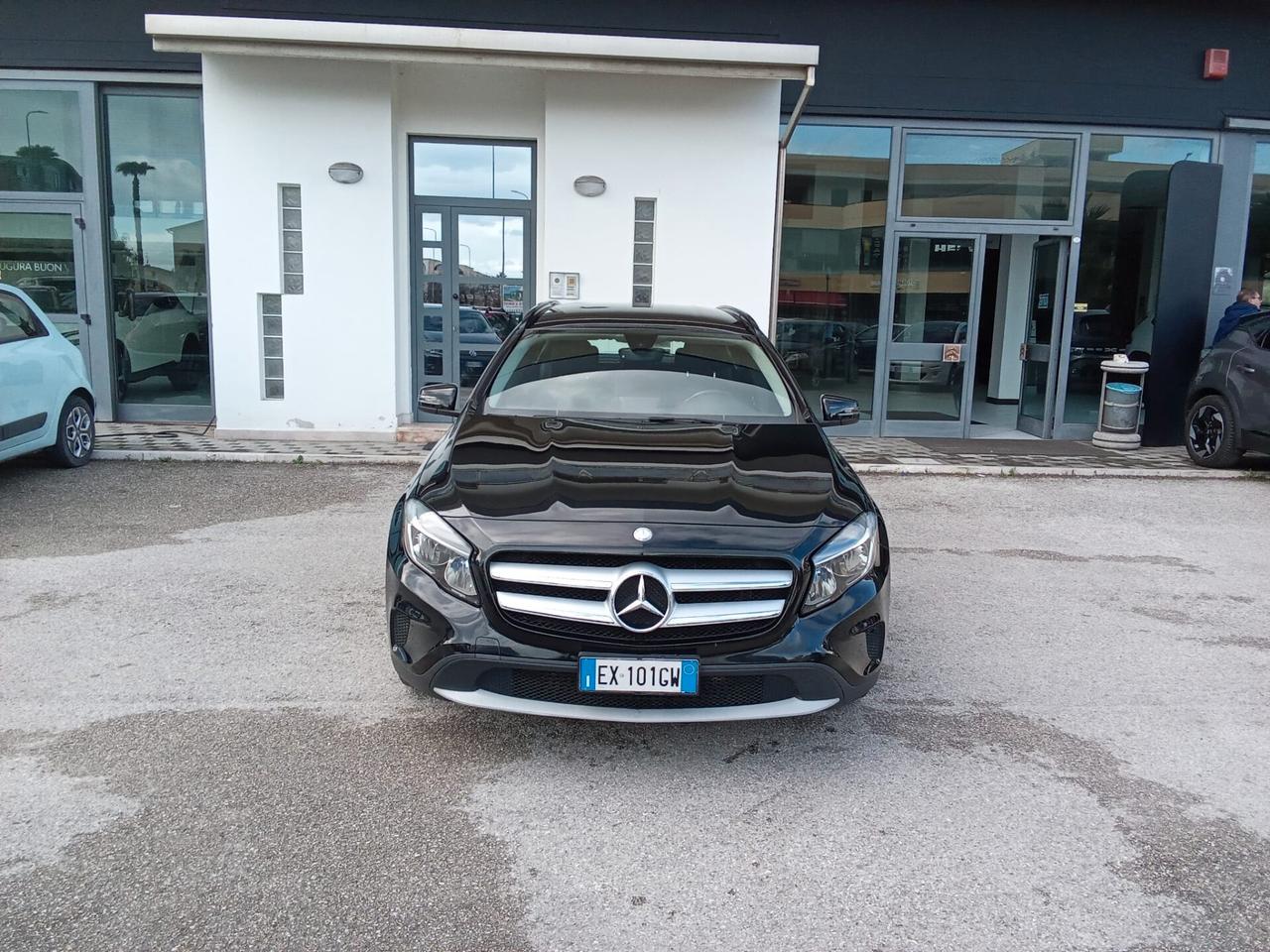 MERCEDES GLA 200D PREMIUM MAN MY14 5P