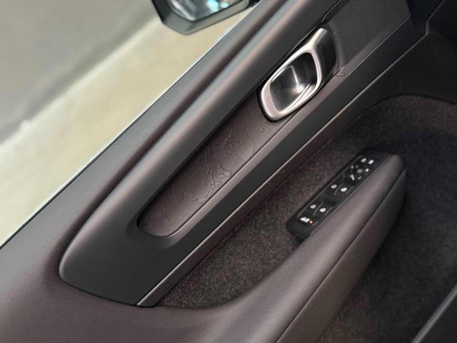 VOLVO XC40 T4 Recharge Plug-in Hybrid automatico Essential